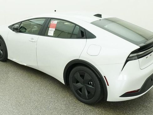 New 2026 Toyota Prius Plug-In Hybrid FWD image 12