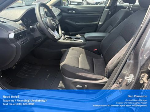Used 2025 Nissan Altima 2.5 SV FWD image 3