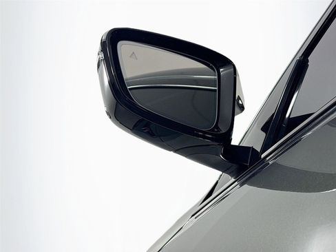 Used 2023 BMW M3 w/ M Carbon Exterior Package RWD image 5