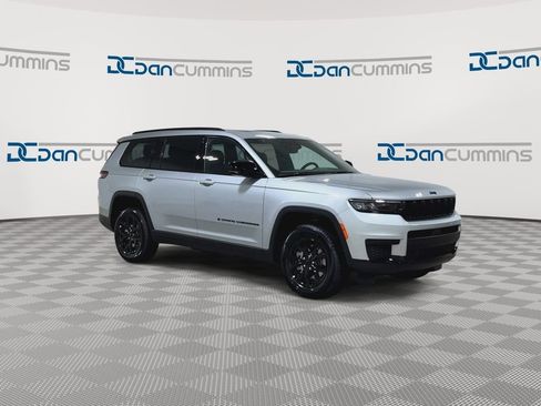 New 2025 Jeep Grand Cherokee L Altitude image 5