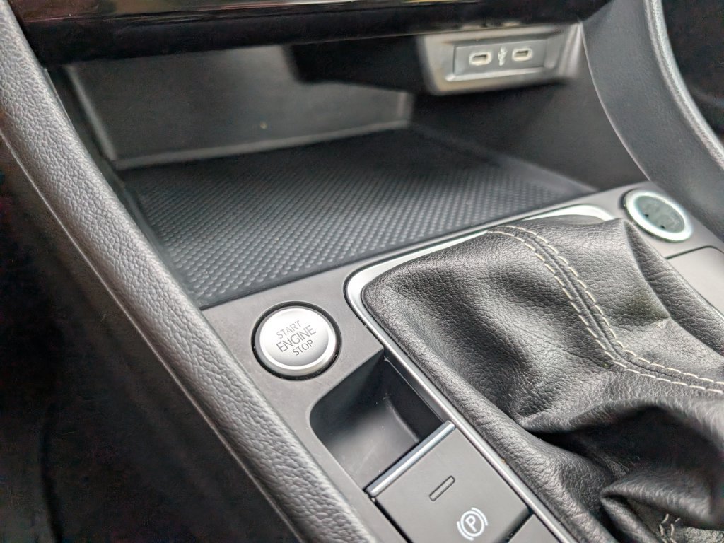 Used 2024 Volkswagen Jetta SE FWD image 18