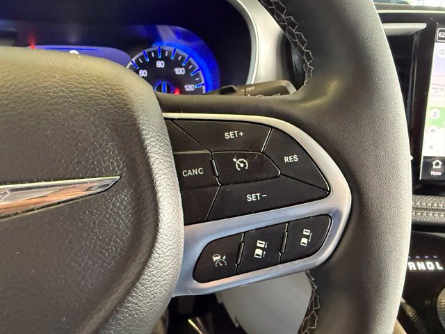 Used 2022 Chrysler Pacifica Touring-L w/ Uconnect Theater Family Group FWD image 18