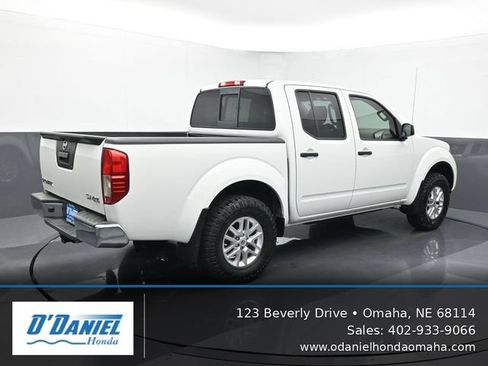 Used 2014 Nissan Frontier SV AWD/4WD image 6