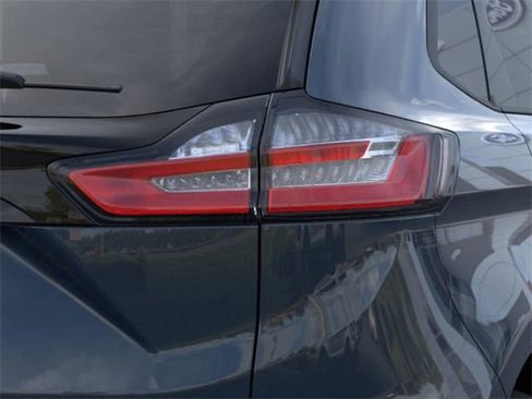 New 2024 Ford Edge SE w/ Black Appearance Package image 43