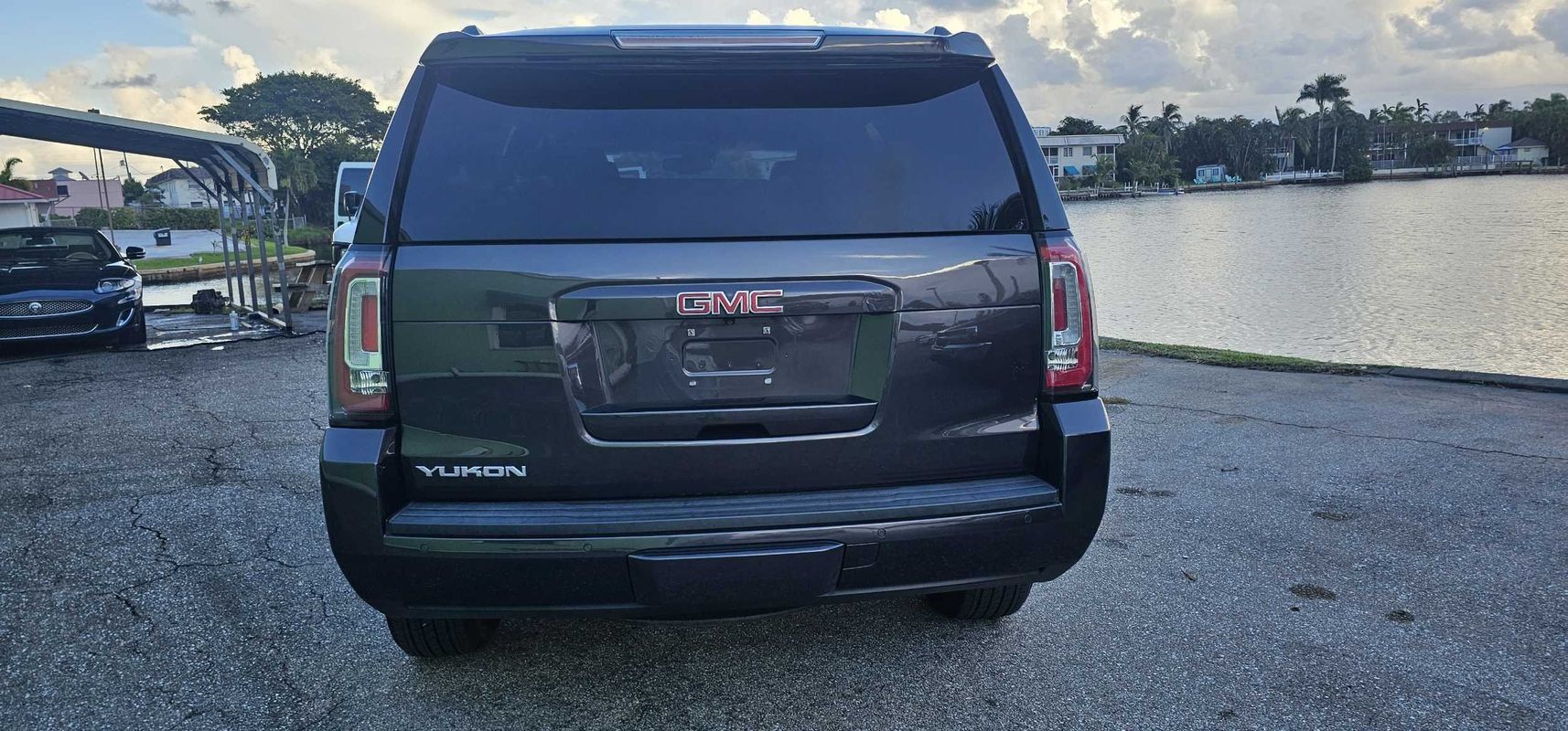 Used 2018 GMC Yukon SLE w/ Convenience Package RWD image 4