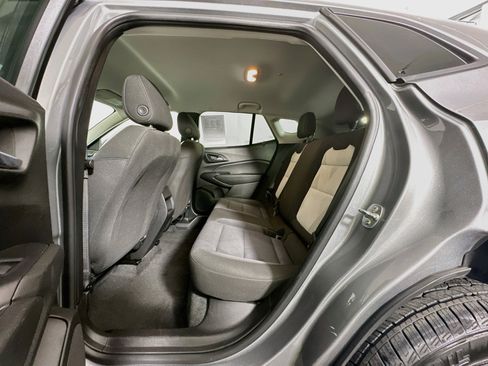 Used 2025 Chevrolet Trax LS FWD image 26