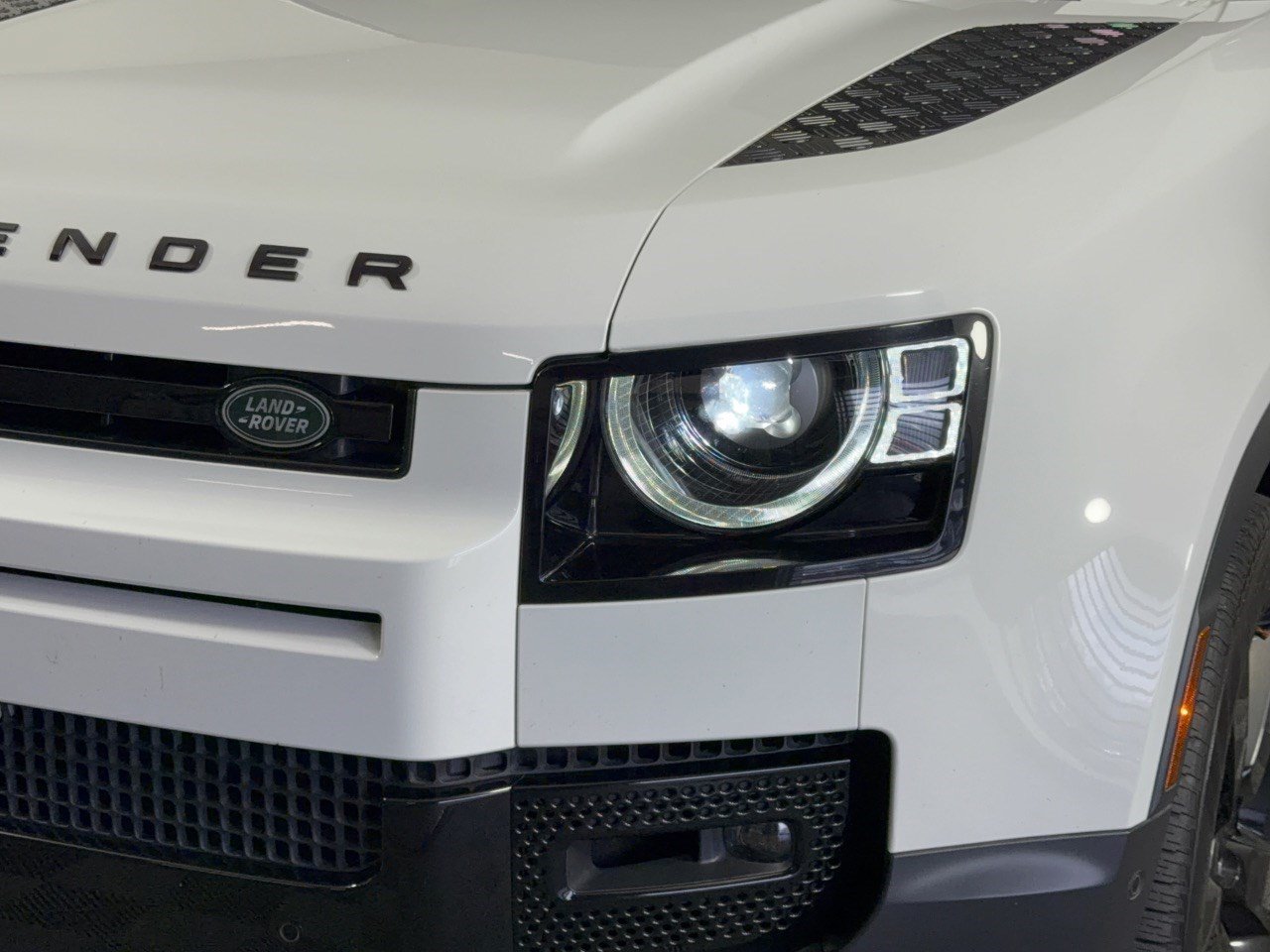 Used 2024 Land Rover Defender 130 S AWD/4WD image 12
