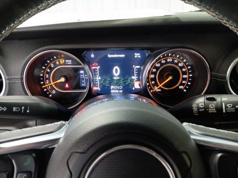 Used 2019 Jeep Wrangler Unlimited Sahara w/ Quick Order Package 24M Moab AWD/4WD image 28