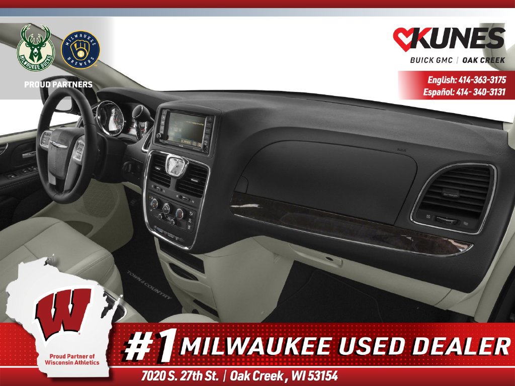 Used 2015 Chrysler Town & Country Touring w/ Driver Convenience Group FWD image 10