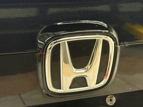 Used 2018 Honda Accord EX image 12
