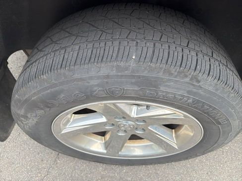 Used 2017 RAM 1500 Express AWD/4WD image 5