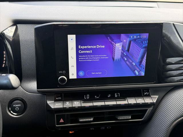 Certified 2025 Toyota Camry SE FWD image 27