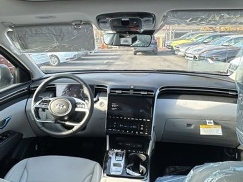 New 2024 Hyundai Tucson Limited image 8