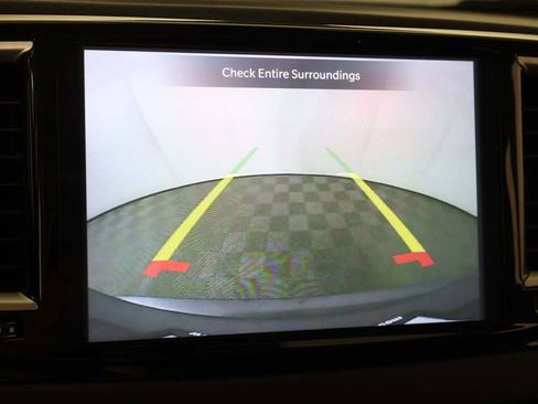 Used 2023 Chrysler Pacifica Touring-L FWD image 45