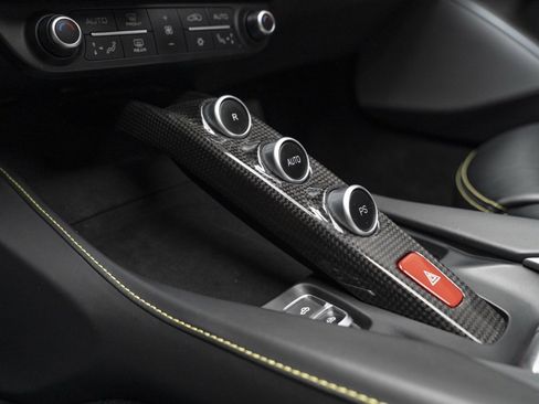 Used 2019 Ferrari Portofino Base image 65