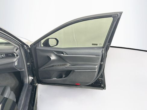 Used 2023 Toyota Camry SE FWD image 29
