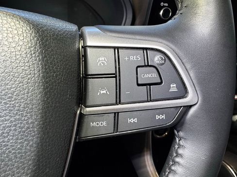 Used 2024 Toyota Grand Highlander XLE image 26