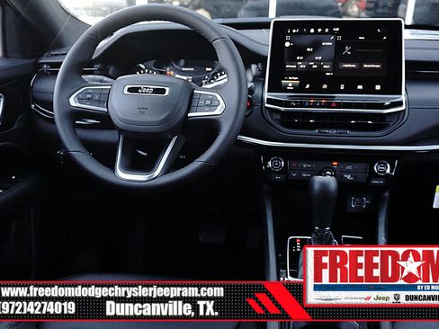 New 2026 Jeep Compass Latitude image 17