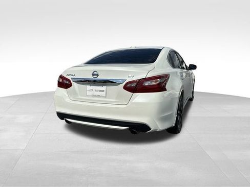 Used 2018 Nissan Altima 2.5 SV w/ 2.5 SV Technology Package FWD image 5
