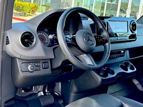 Used 2025 Mercedes-Benz Sprinter 3500 image 13