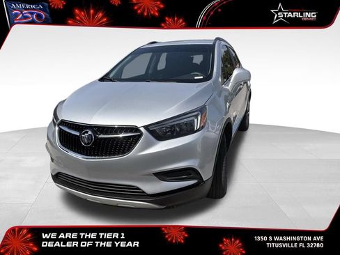 Used 2022 Buick Encore Preferred FWD image 1