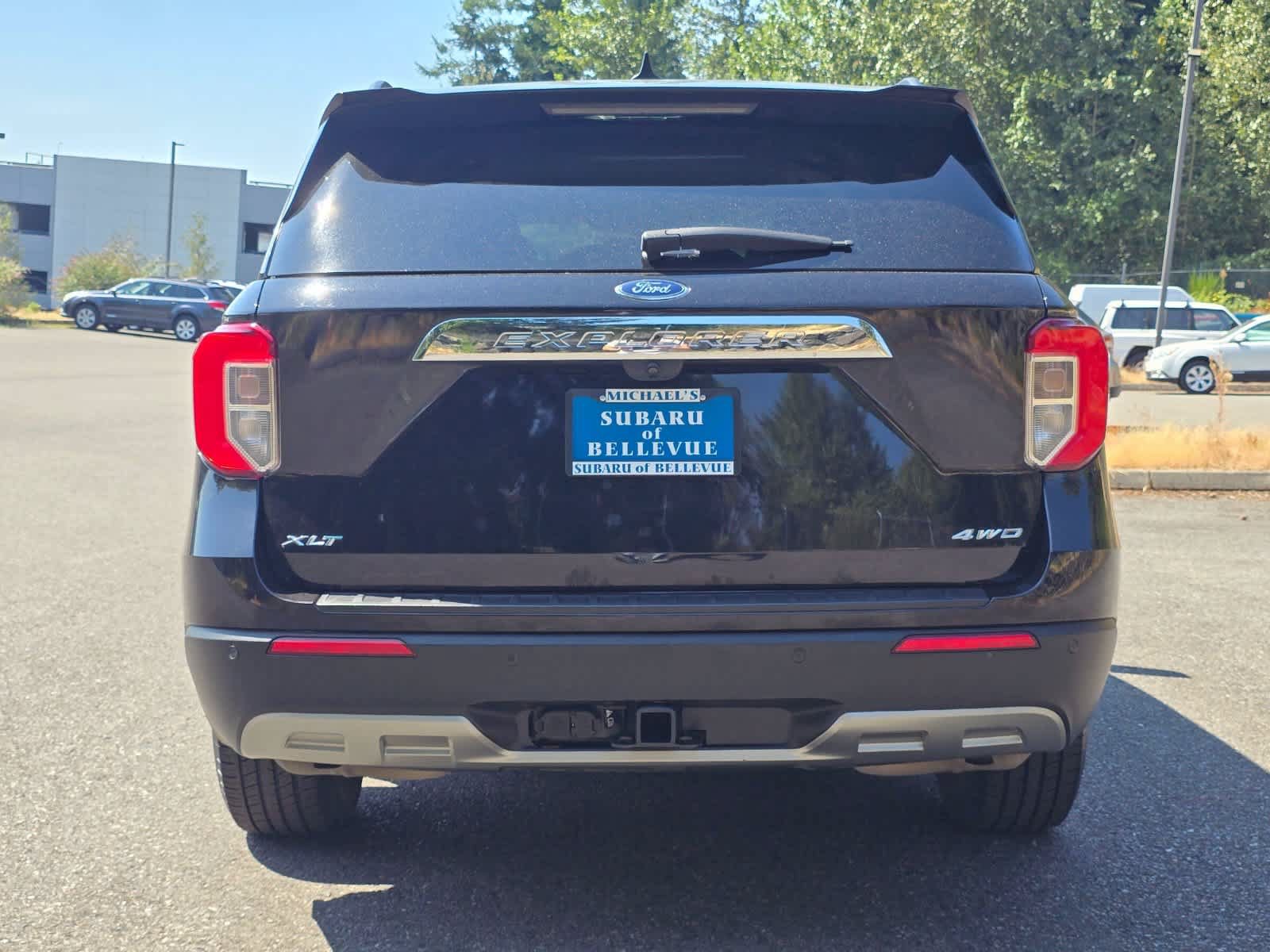 Used 2021 Ford Explorer XLT w/ Equipment Group 202A AWD/4WD image 5