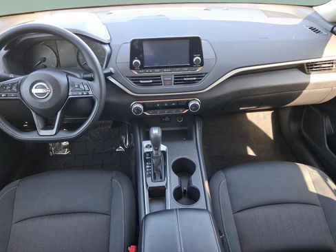 Used 2024 Nissan Altima 2.5 S FWD image 10