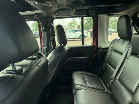 Used 2021 Jeep Wrangler Unlimited Sahara AWD/4WD image 6
