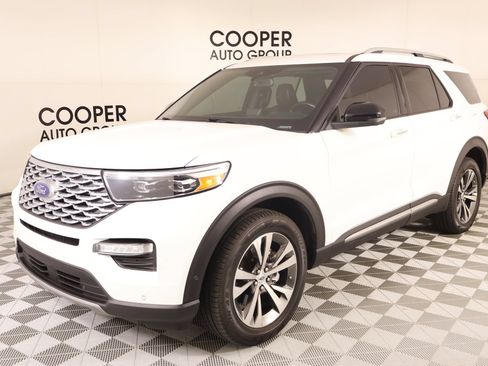 Used 2020 Ford Explorer Platinum w/ Premium Technology Package AWD/4WD image 11