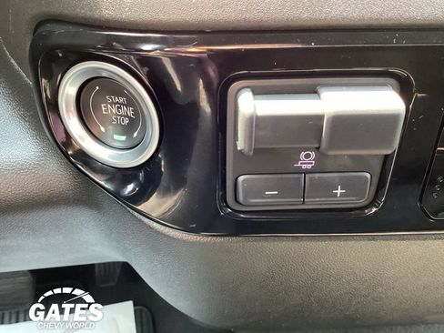 Used 2025 Chevrolet Silverado 1500 LT AWD/4WD image 17