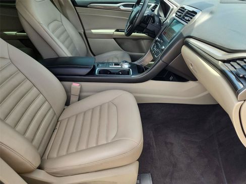 Used 2019 Ford Fusion SEL FWD image 26
