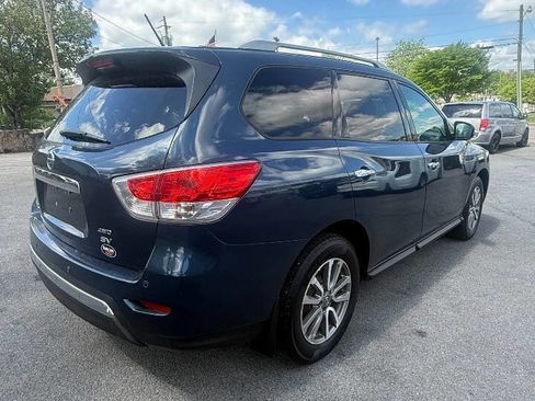 Used 2013 Nissan Pathfinder SV AWD/4WD image 4
