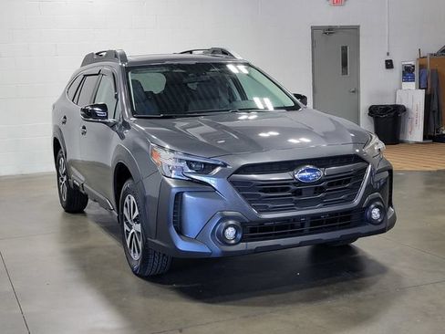 Certified 2025 Subaru Outback Premium AWD/4WD image 4