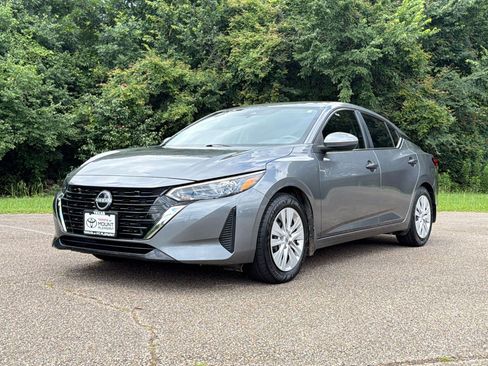 Used 2024 Nissan Sentra S FWD image 2