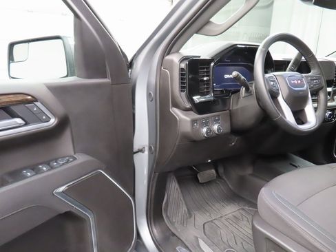 Used 2025 GMC Sierra 1500 SLE image 45