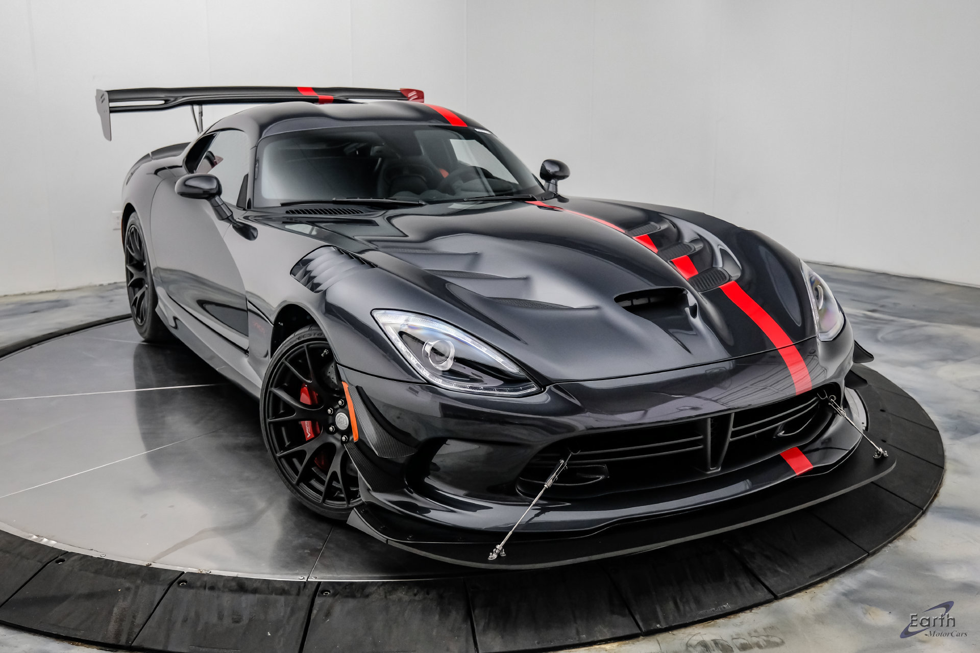 Used 2017 Dodge Viper ACR w/ Extreme Aero Package RWD image 32