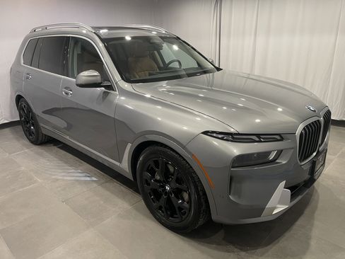 Used 2026 BMW X7 xDrive40i w/ Premium Package image 3