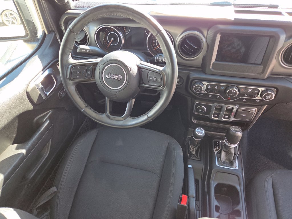 Used 2022 Jeep Wrangler Sport AWD/4WD image 30