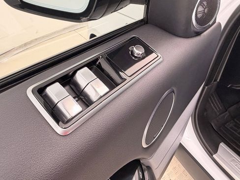 Used 2022 Land Rover Range Rover Sport HSE Silver Edition image 14