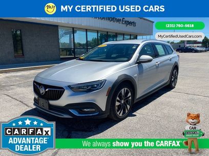 Used 2018 Buick Regal Essence w/ Driver Confidence Package #1