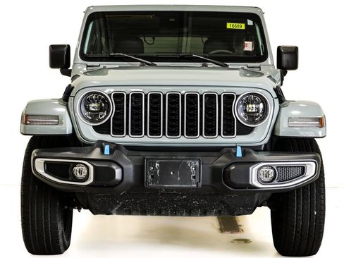 Used 2024 Jeep Wrangler Unlimited Sahara AWD/4WD image 2