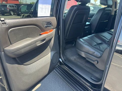 Used 2012 Chevrolet Suburban LT AWD/4WD image 22