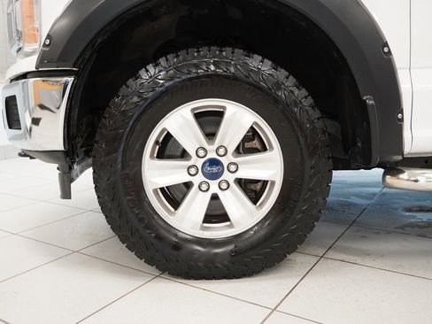 Used 2019 Ford F150 XLT w/ Trailer Tow Package image 15