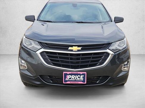 Used 2018 Chevrolet Equinox LS image 2