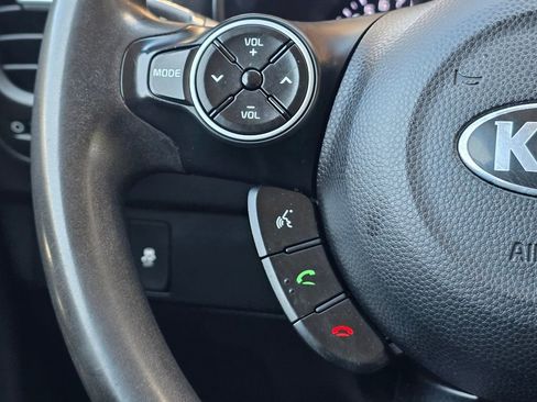 Used 2016 Kia Soul image 17
