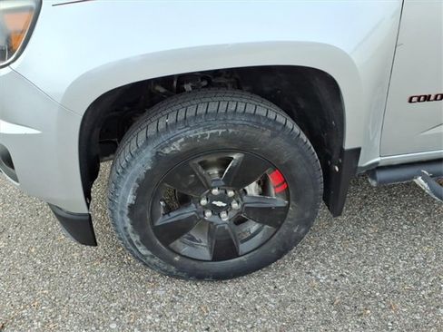 Used 2018 Chevrolet Colorado LT w/ Redline Special Edition image 4
