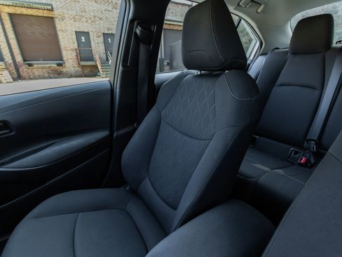 Used 2022 Toyota Corolla LE FWD image 19