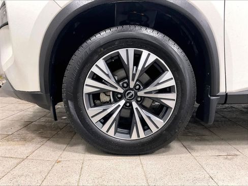 Used 2023 Nissan Rogue SV image 7