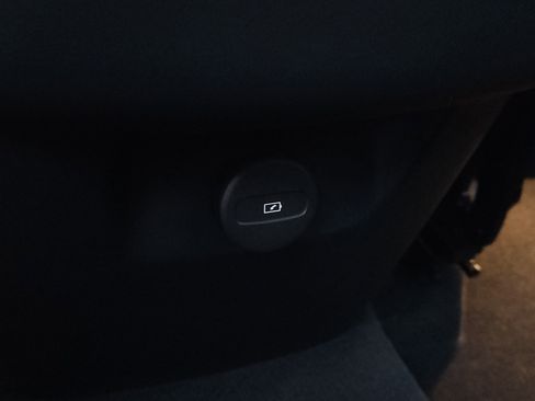 Used 2024 Volvo XC90 B5 Plus image 16