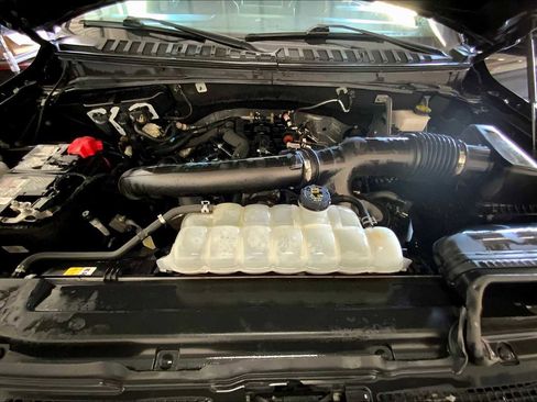 Used 2024 Ford Expedition Max XLT image 30